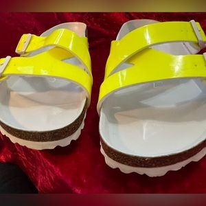 Men’s Birkenstock in Neon Yellow EUC